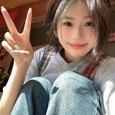背背篓的网球少年
